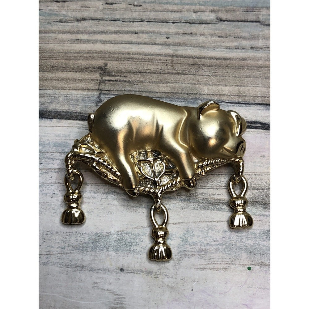 Vintage Signed AJC Gold Tone Pig Piglet‎ Sleeping on Magic Carpet Pin Brooch